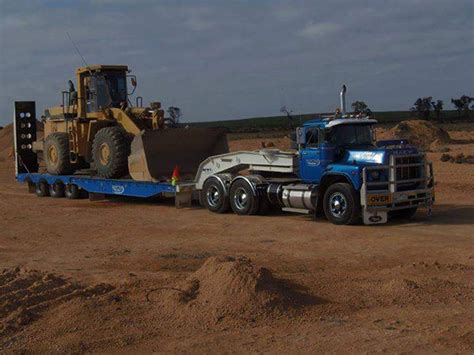 skid steer loader hire mildura|hire equipment mildura.